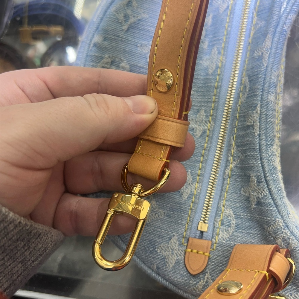 Louis Vuitton Loop Blue Denim Sky Bag - Picture 9 of 11
